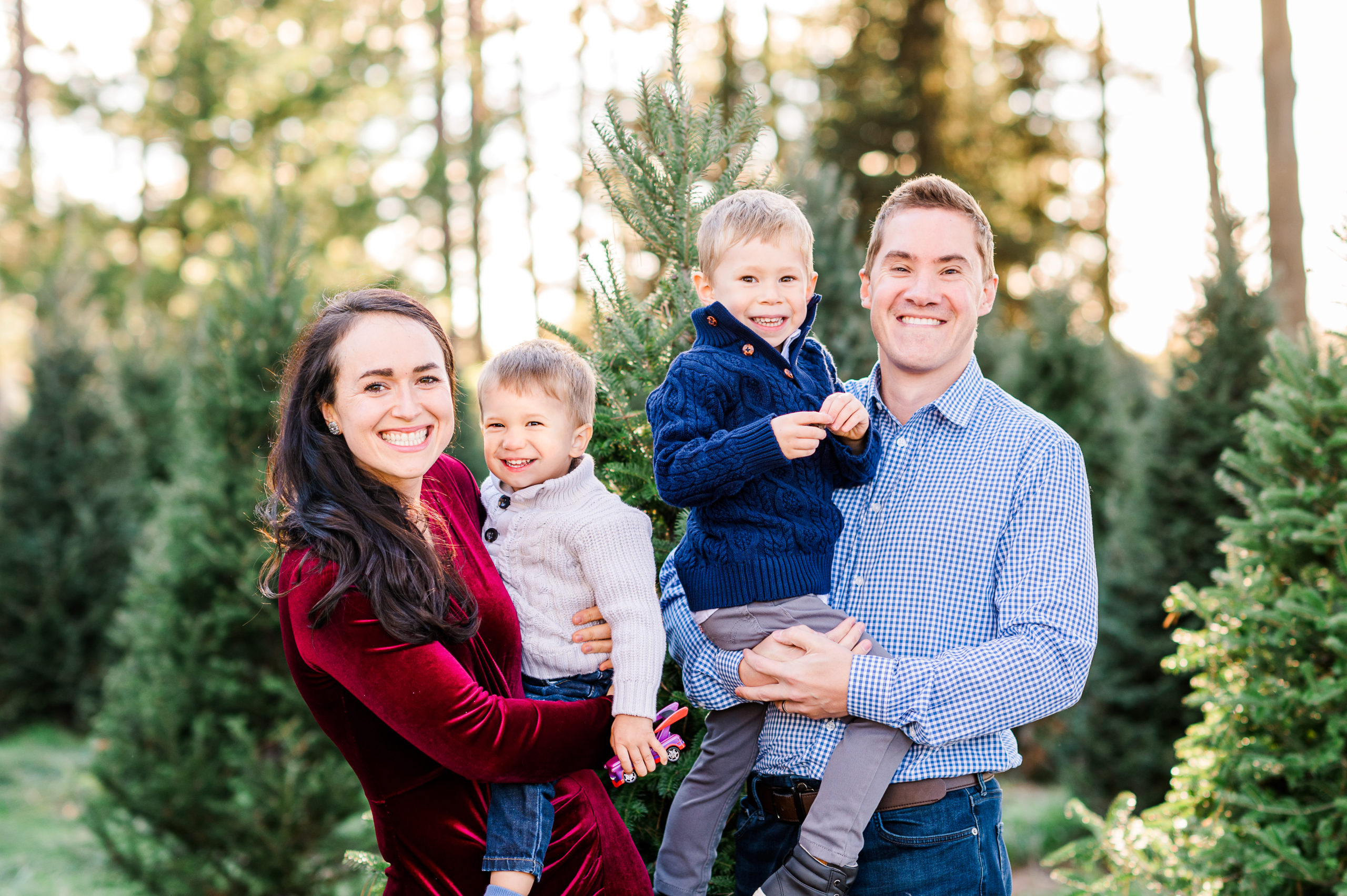Christmas Tree Farm Family Portraits_Erica Johanna Photography