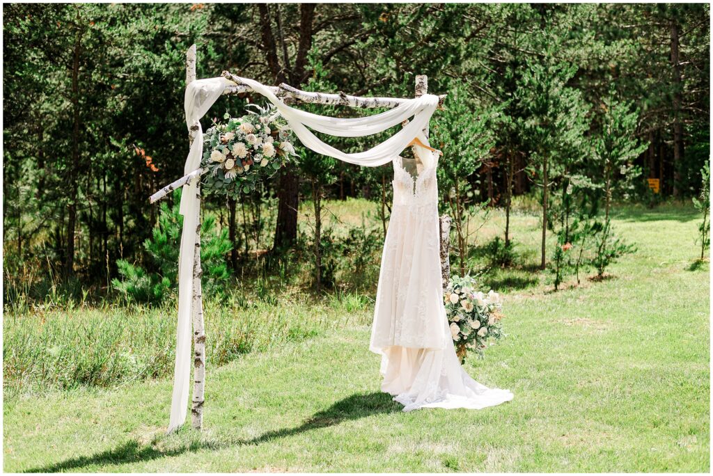wedding dress_Erica Johanna Photography
